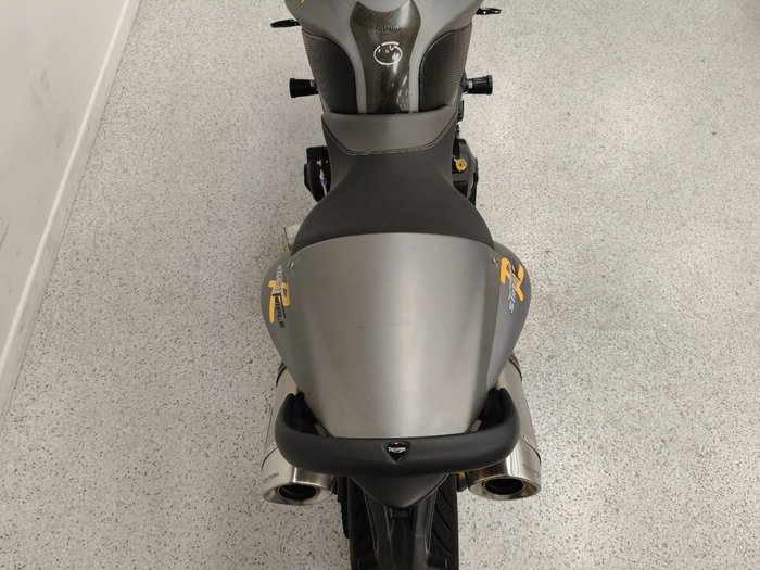 2010 Triumph STREET TRIPLE 675 grey