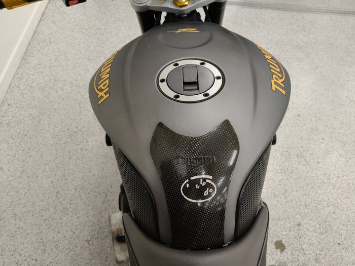 2010 Triumph STREET TRIPLE 675 grey