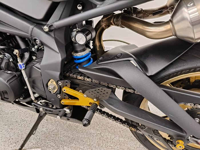 2010 Triumph STREET TRIPLE 675 grey