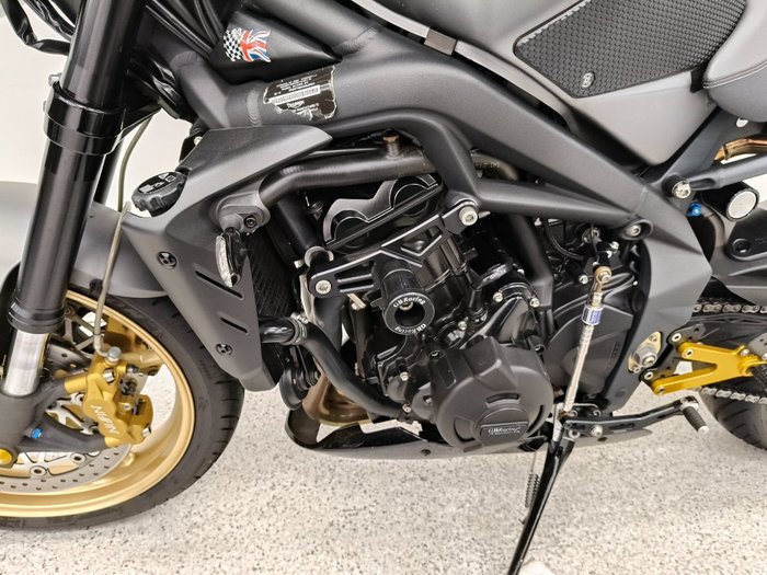 2010 Triumph STREET TRIPLE 675 grey