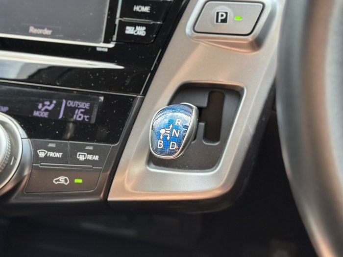 2019 Toyota Prius V Hybrid