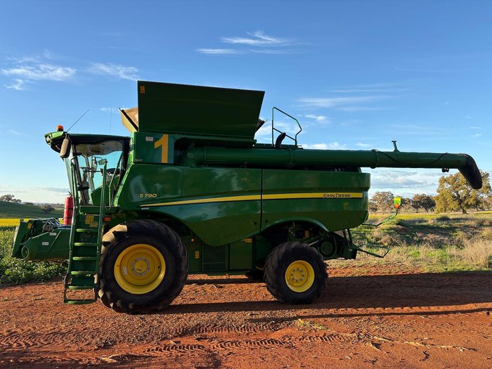 2019 John Deere S790 Green