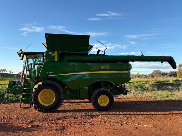 2019 John Deere S790 Green