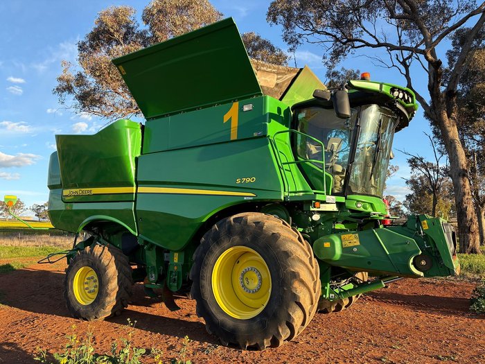 2019 John Deere S790 Green