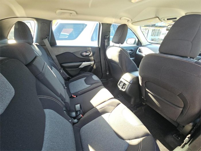 2018 Jeep Cherokee Sport KL MY19 Billet Silver