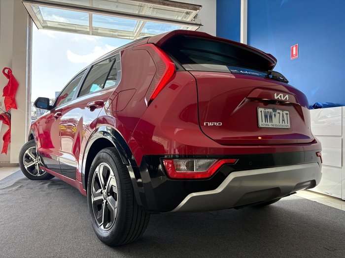 2022 Kia Niro Hybrid S
