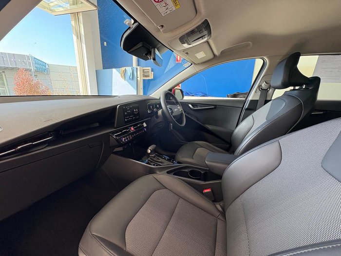 2022 Kia Niro Hybrid S