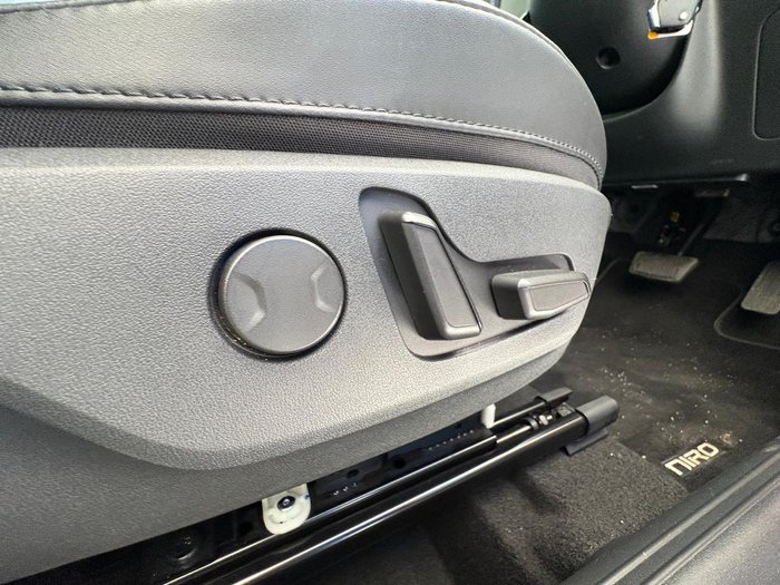 2022 Kia Niro Hybrid S