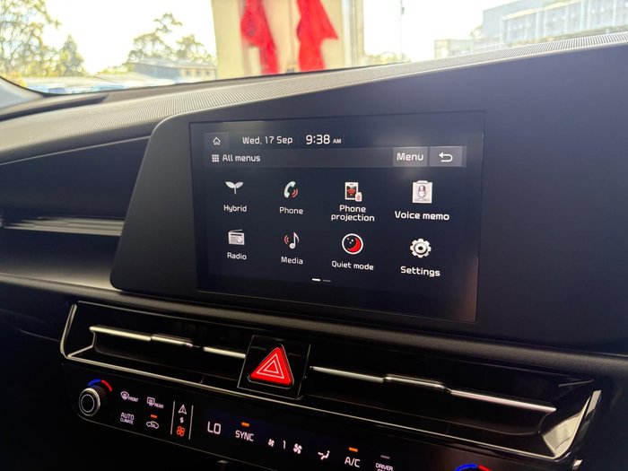 2022 Kia Niro Hybrid S