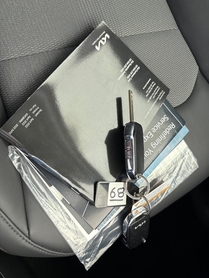 2022 Kia Niro Hybrid S