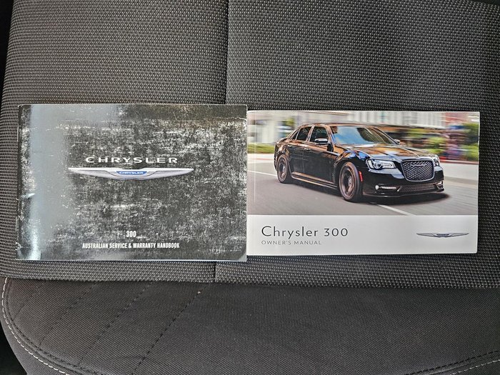 2021 Chrysler 300 SRT Core LX MY21 Velvet Red