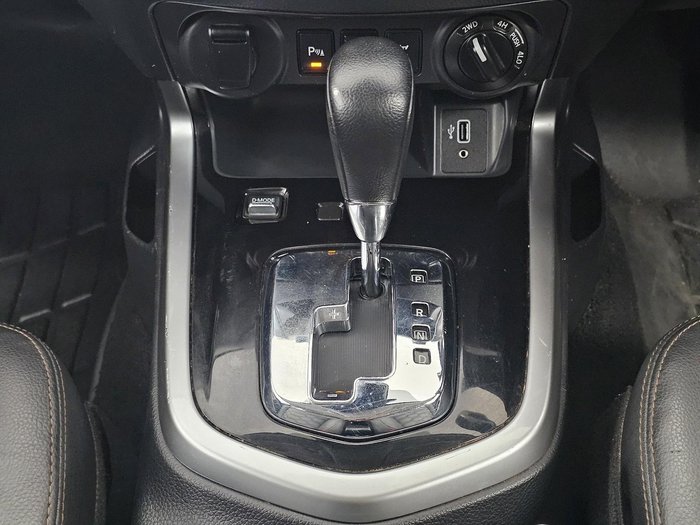 2022 Nissan Navara ST-X D23 MY21.5 4X4 Dual Range Brilliant Silver