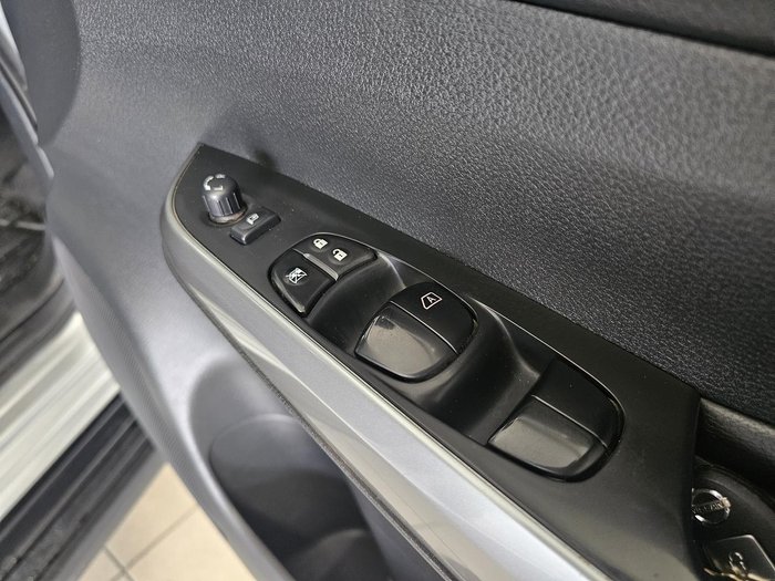 2022 Nissan Navara ST-X D23 MY21.5 4X4 Dual Range Brilliant Silver