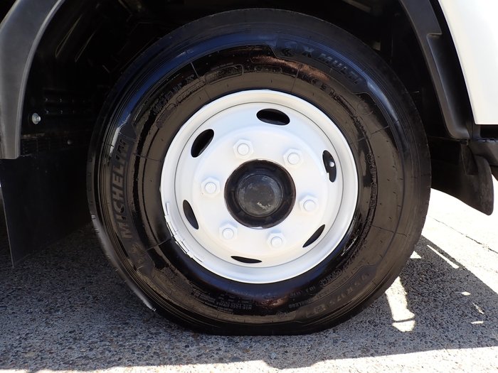 2018 ISUZU FRR 107-210