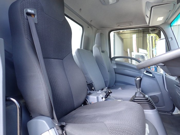 2018 ISUZU FRR 107-210