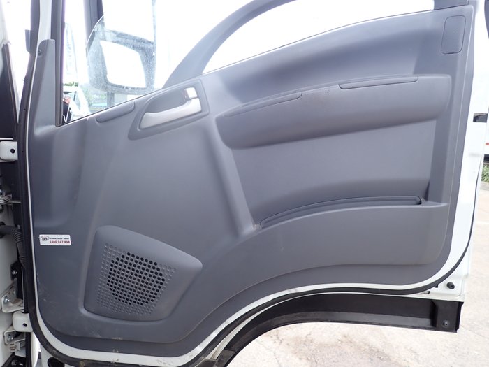 2018 ISUZU FRR 107-210