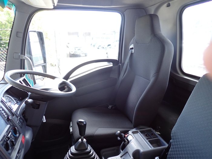 2018 ISUZU FRR 107-210