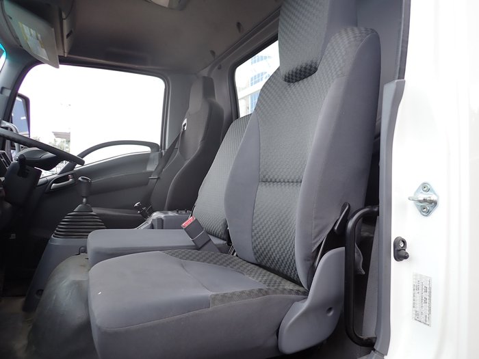 2018 ISUZU FRR 107-210