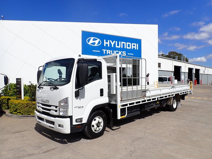 2018 ISUZU FRR 107-210