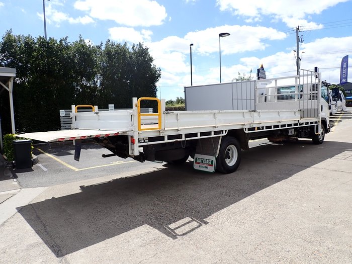2018 ISUZU FRR 107-210