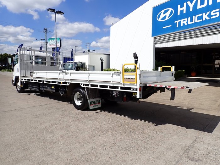 2018 ISUZU FRR 107-210