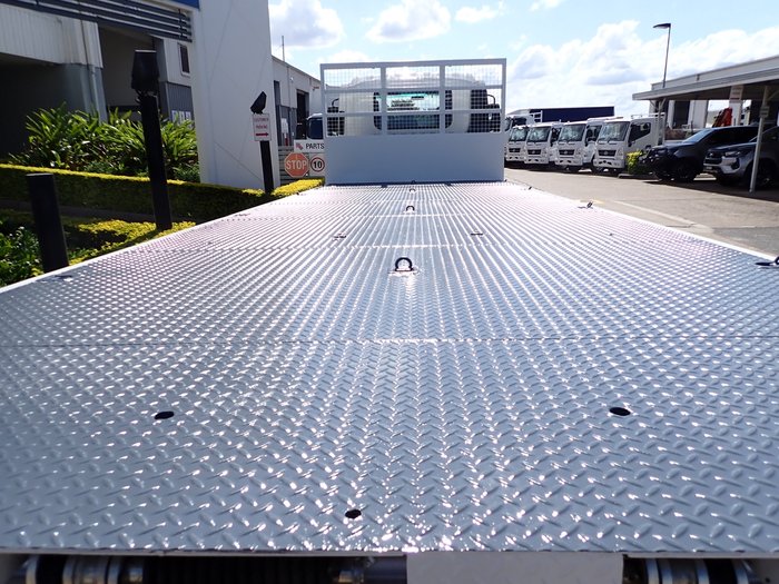 2018 ISUZU FRR 107-210