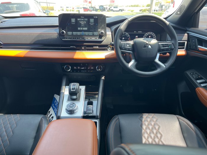 2023 Mitsubishi Outlander Exceed Tourer