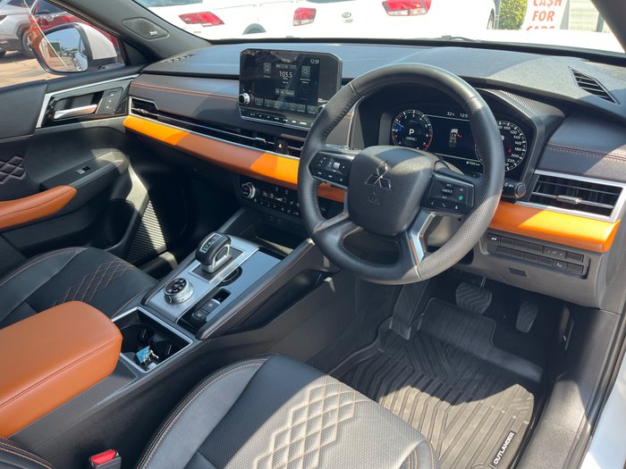 2023 Mitsubishi Outlander Exceed Tourer