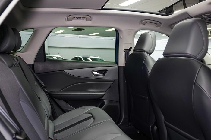 2025 MG MGS5 EV Essence 49