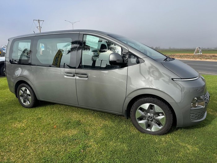 2022 Hyundai STARIA