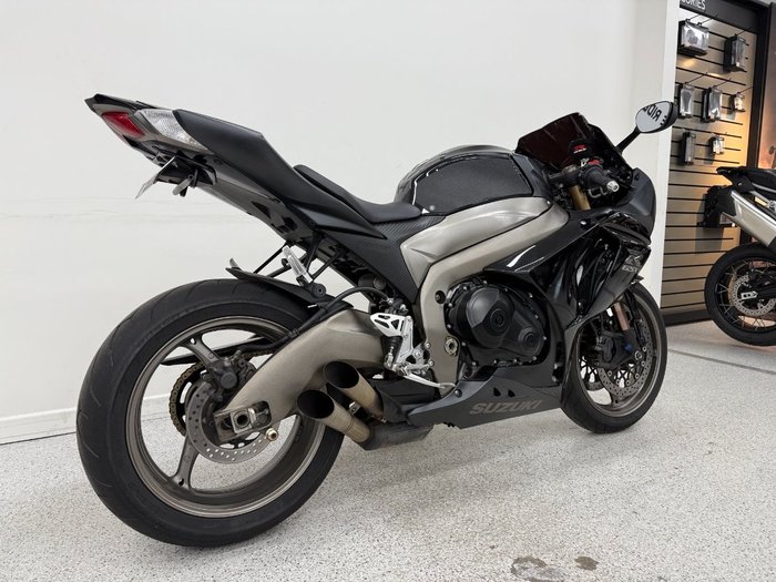 Suzuki 2011 SUZUKI 1000CC GSXR-1000L1 Black