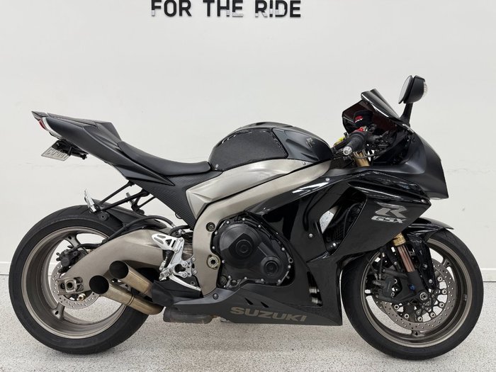 Suzuki 2011 SUZUKI 1000CC GSXR-1000L1 Black