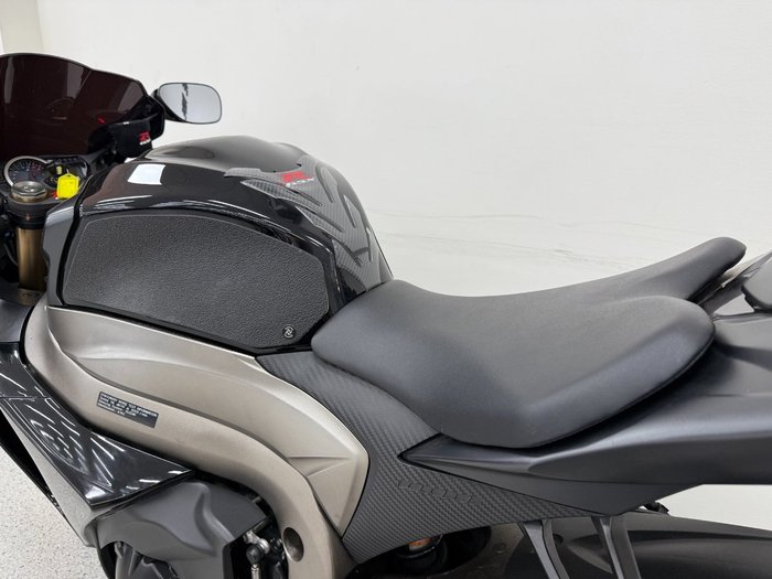 Suzuki 2011 SUZUKI 1000CC GSXR-1000L1 Black