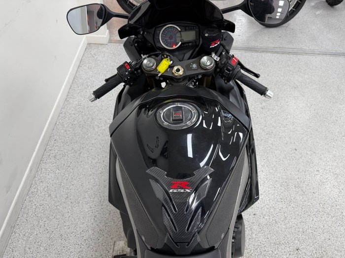Suzuki 2011 SUZUKI 1000CC GSXR-1000L1 Black