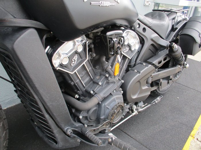 2021 INDIAN SCOUT BOBBER THUNDER BLACK Black