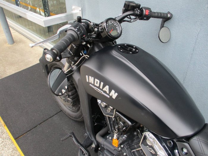 2021 INDIAN SCOUT BOBBER THUNDER BLACK Black