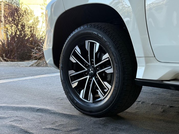 2022 Mitsubishi Pajero Sport Exceed