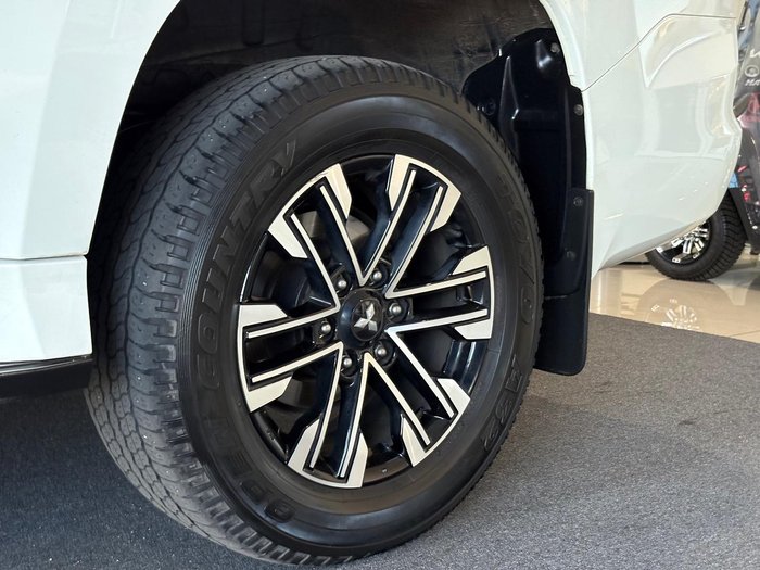 2022 Mitsubishi Pajero Sport Exceed