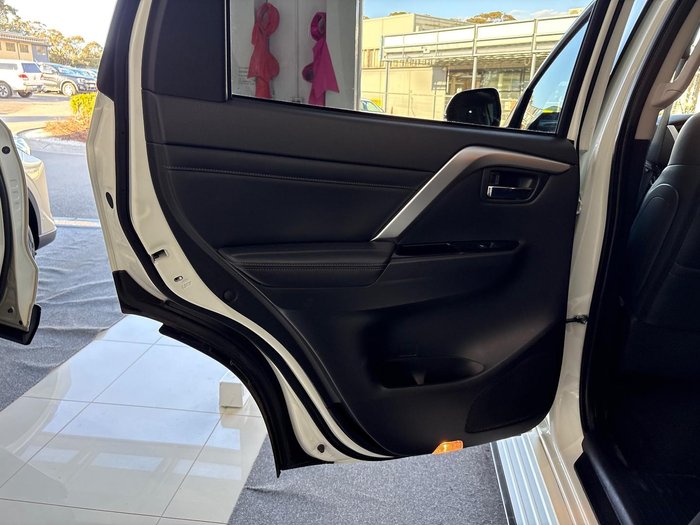 2022 Mitsubishi Pajero Sport Exceed