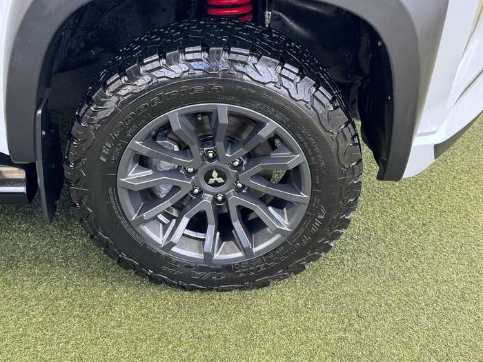 2023 Mitsubishi Triton Xtreme