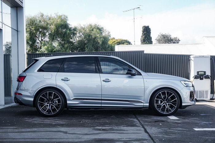 2025 Audi Q7 55 TFSI S line