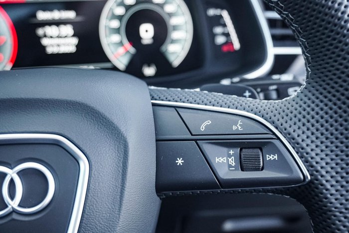 2025 Audi Q7 55 TFSI S line