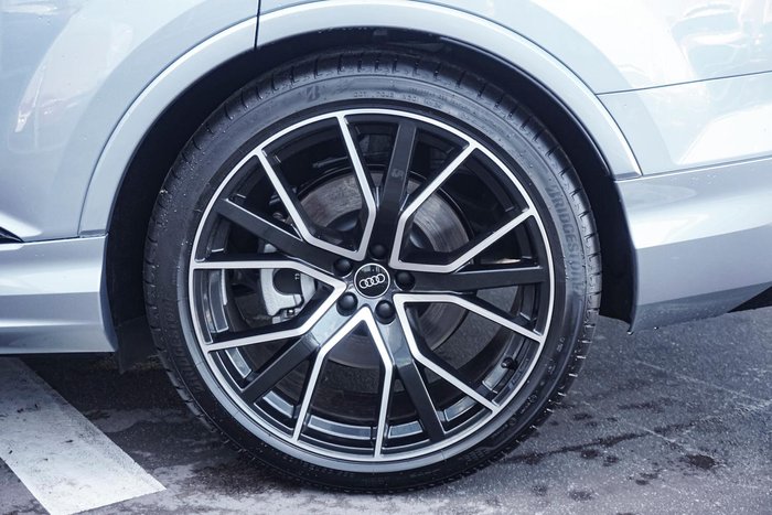 2025 Audi Q7 55 TFSI S line