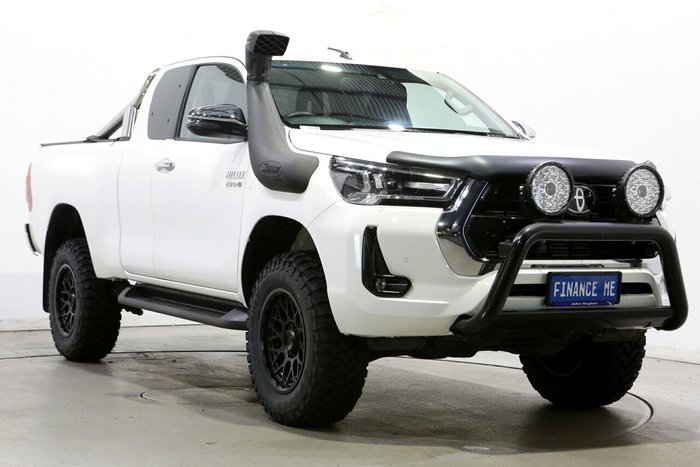 2021 Toyota Hilux SR5