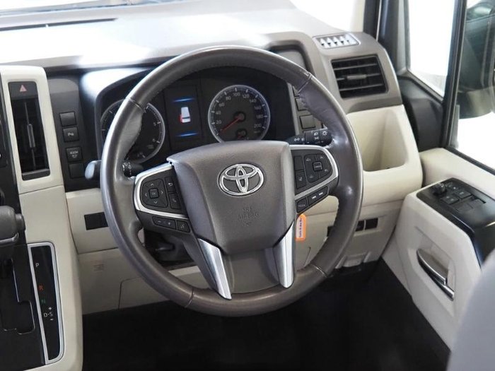 2020 Toyota Hiace Commuter GL