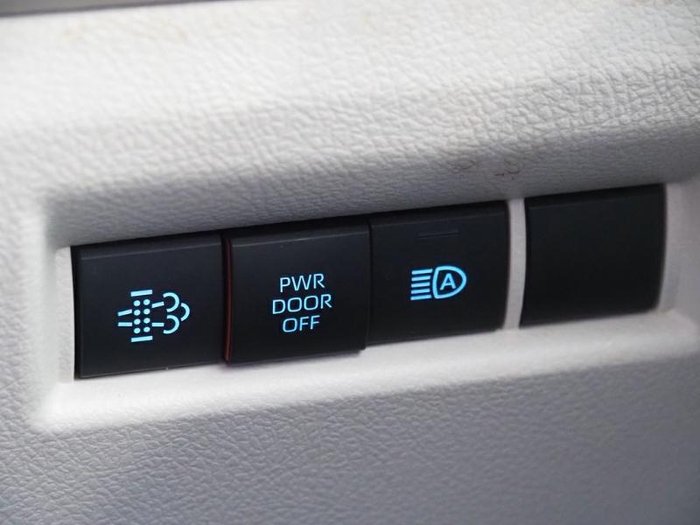 2020 Toyota Hiace Commuter GL