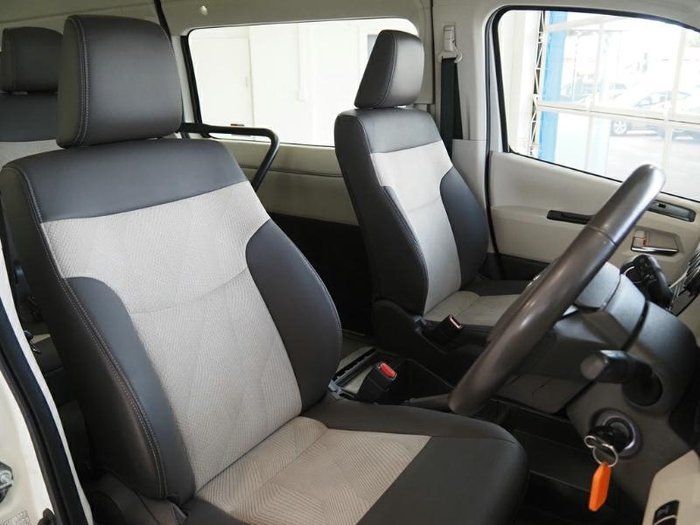 2020 Toyota Hiace Commuter GL