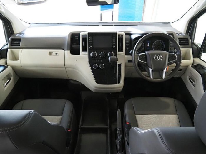 2020 Toyota Hiace Commuter GL