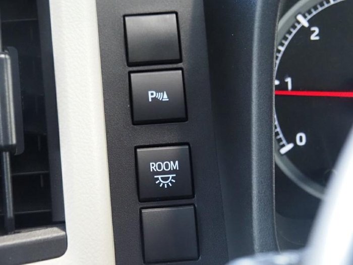 2020 Toyota Hiace Commuter GL