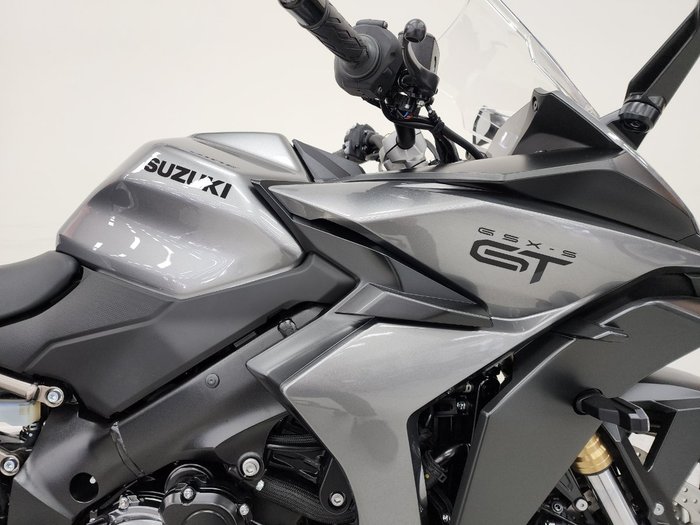 2025 Suzuki GSX-S1000GT grey